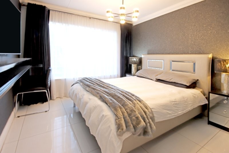 2 Bedroom Property for Sale in Robindale Gauteng
