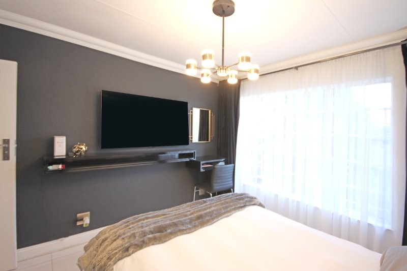 2 Bedroom Property for Sale in Robindale Gauteng