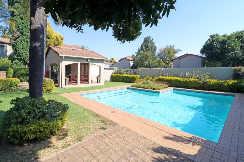 2 Bedroom Property for Sale in Robindale Gauteng
