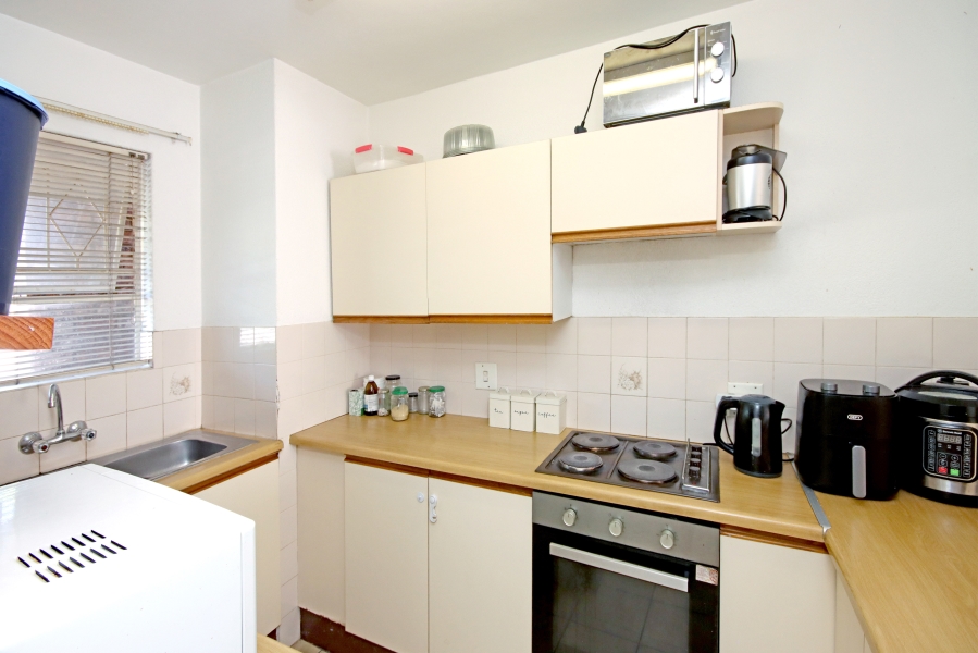2 Bedroom Property for Sale in Robindale Gauteng