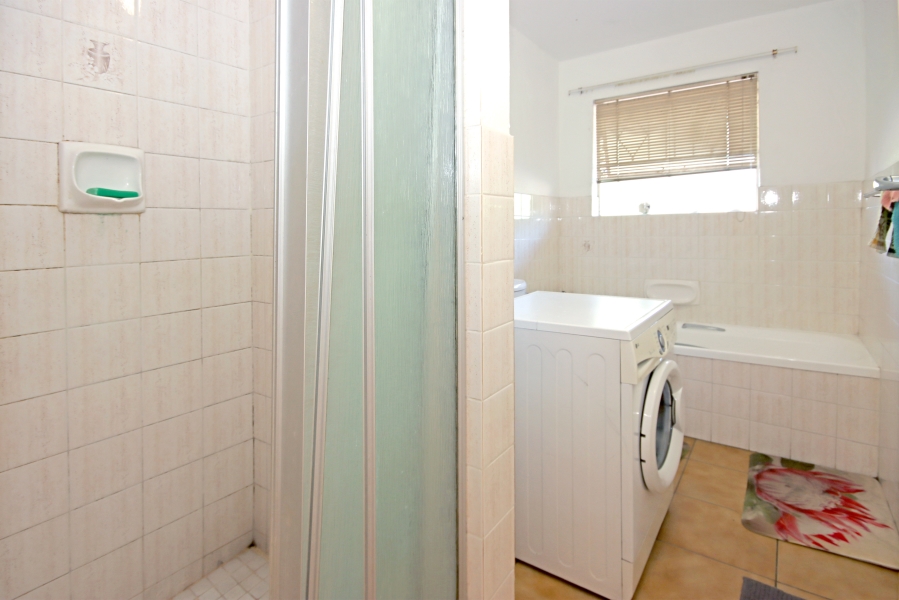 2 Bedroom Property for Sale in Robindale Gauteng