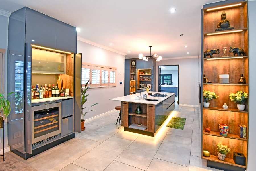 6 Bedroom Property for Sale in Fairland Gauteng