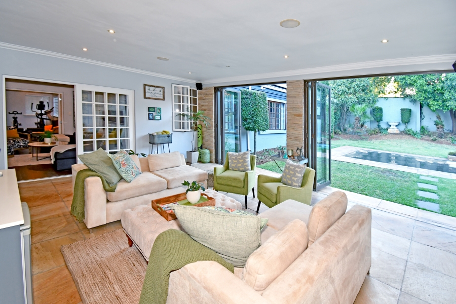 6 Bedroom Property for Sale in Fairland Gauteng