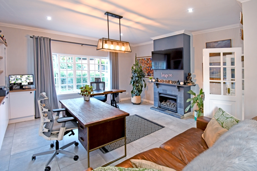 6 Bedroom Property for Sale in Fairland Gauteng