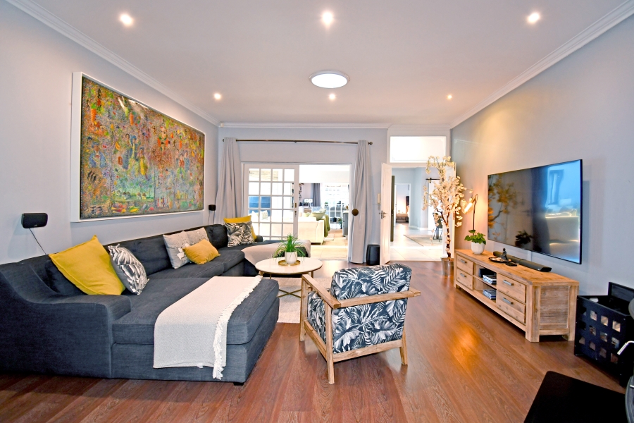 6 Bedroom Property for Sale in Fairland Gauteng