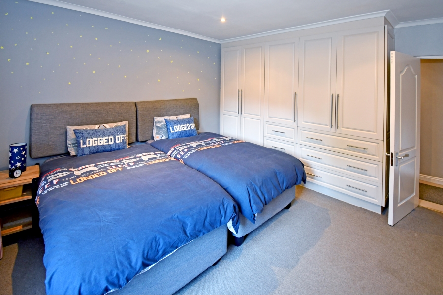 6 Bedroom Property for Sale in Fairland Gauteng