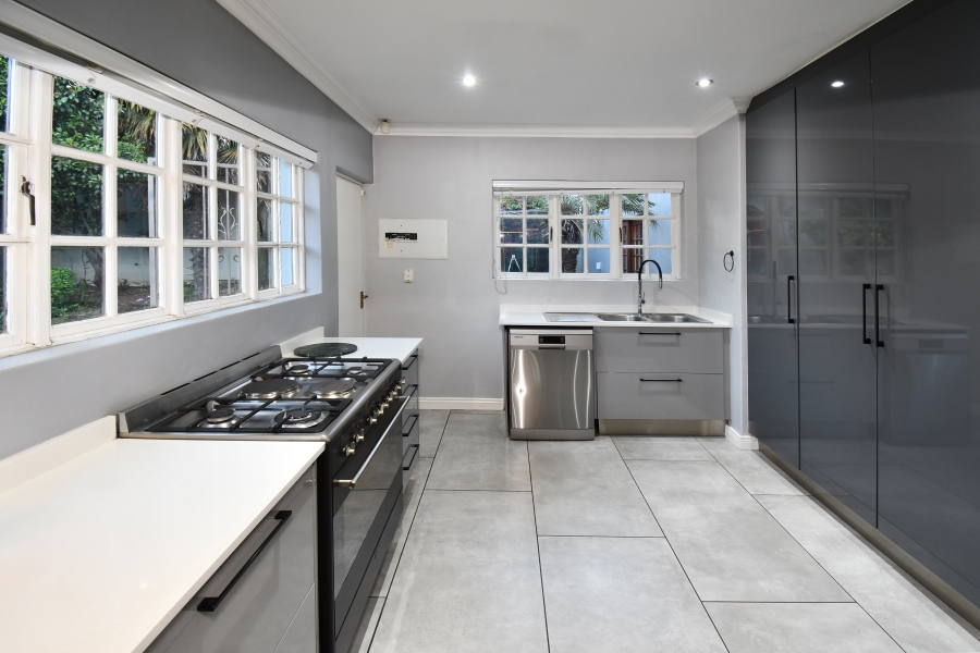 6 Bedroom Property for Sale in Fairland Gauteng