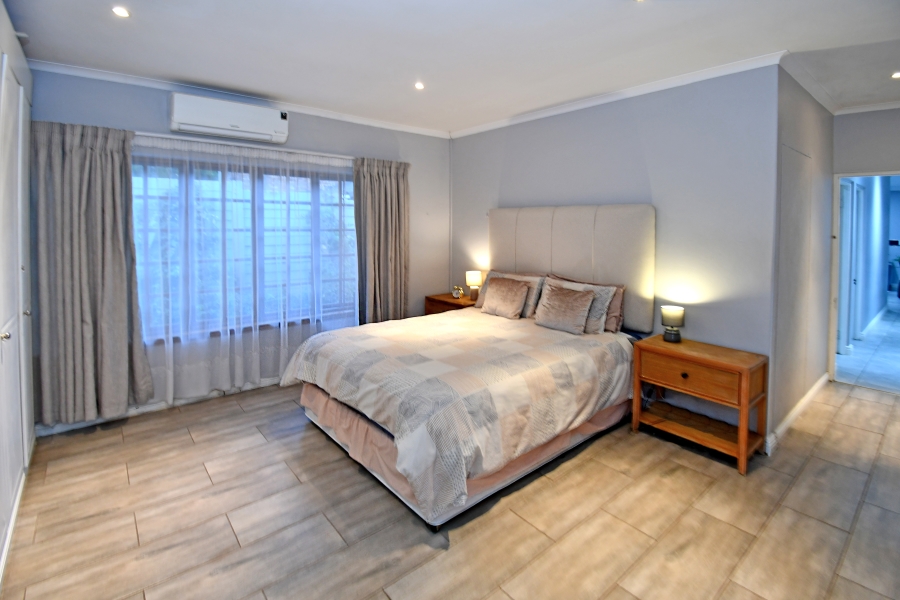 6 Bedroom Property for Sale in Fairland Gauteng