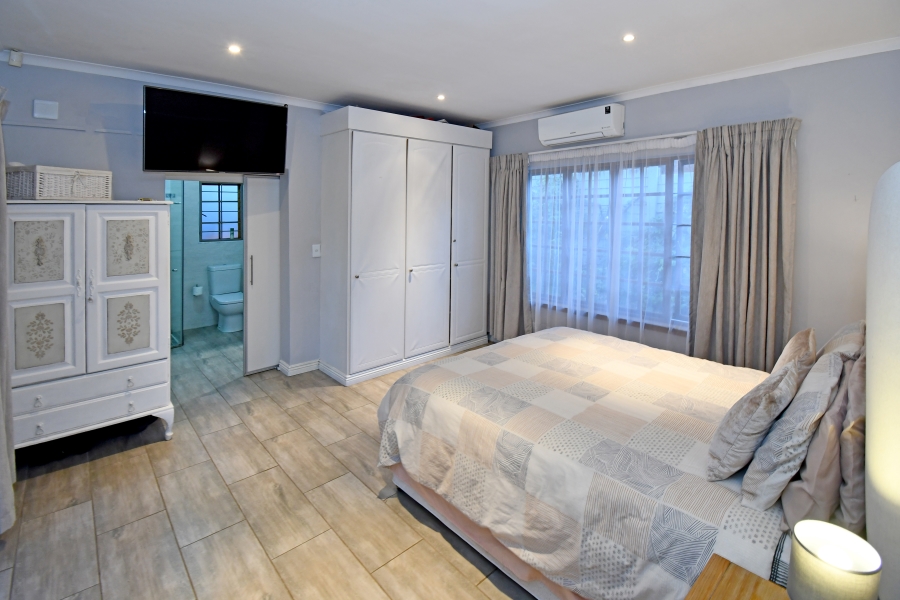 6 Bedroom Property for Sale in Fairland Gauteng