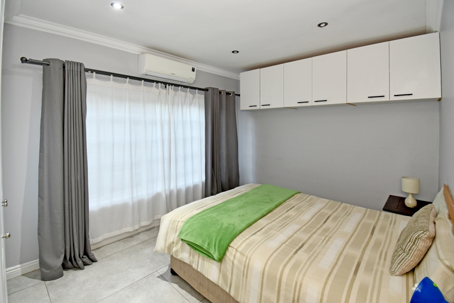 6 Bedroom Property for Sale in Fairland Gauteng