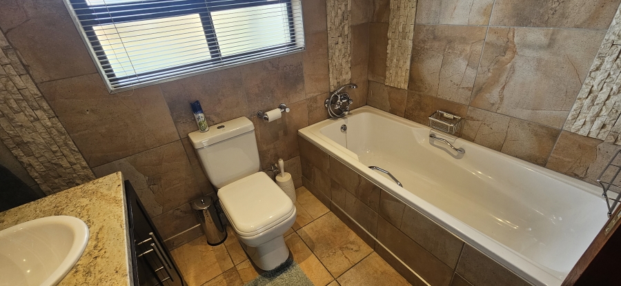 3 Bedroom Property for Sale in Meyersdal Gauteng