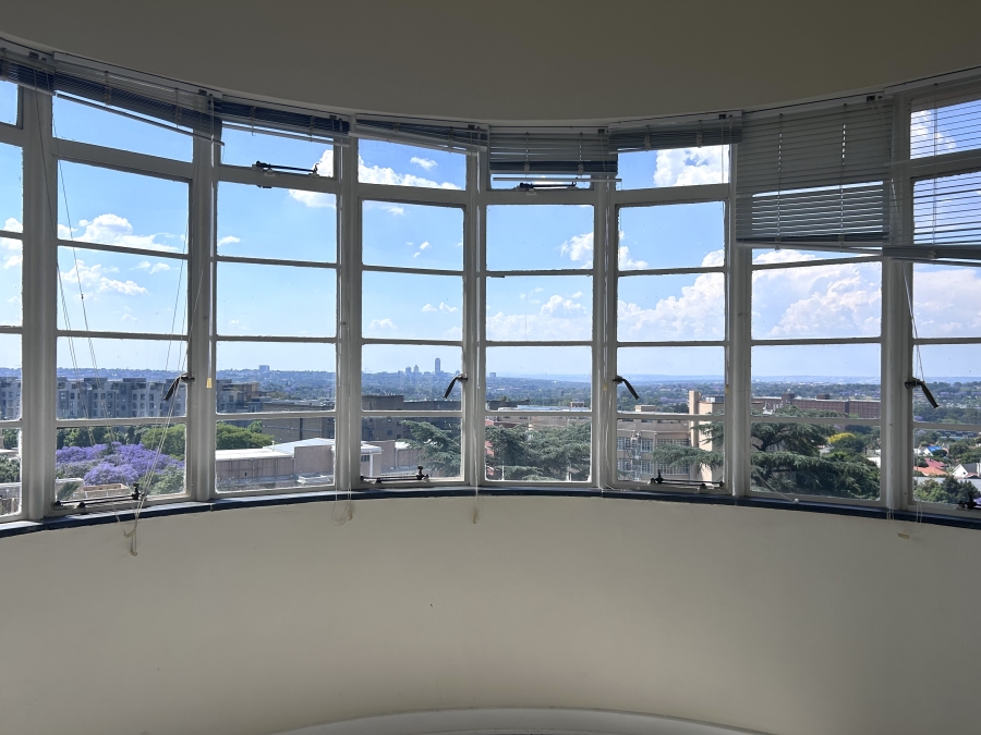 To Let 2 Bedroom Property for Rent in Houghton Estate Gauteng