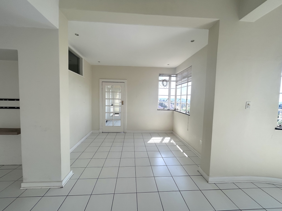 To Let 2 Bedroom Property for Rent in Houghton Estate Gauteng