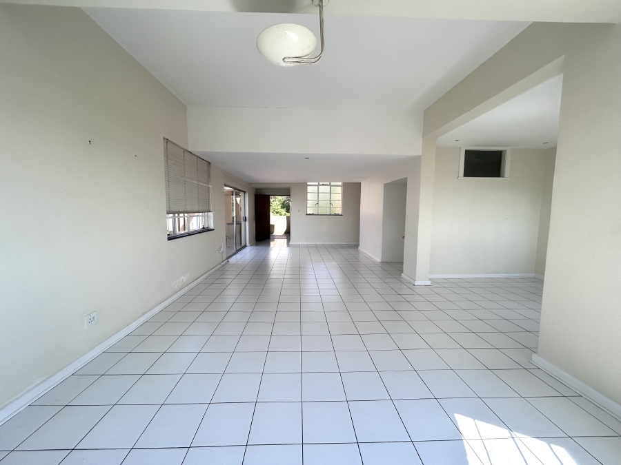 To Let 2 Bedroom Property for Rent in Houghton Estate Gauteng