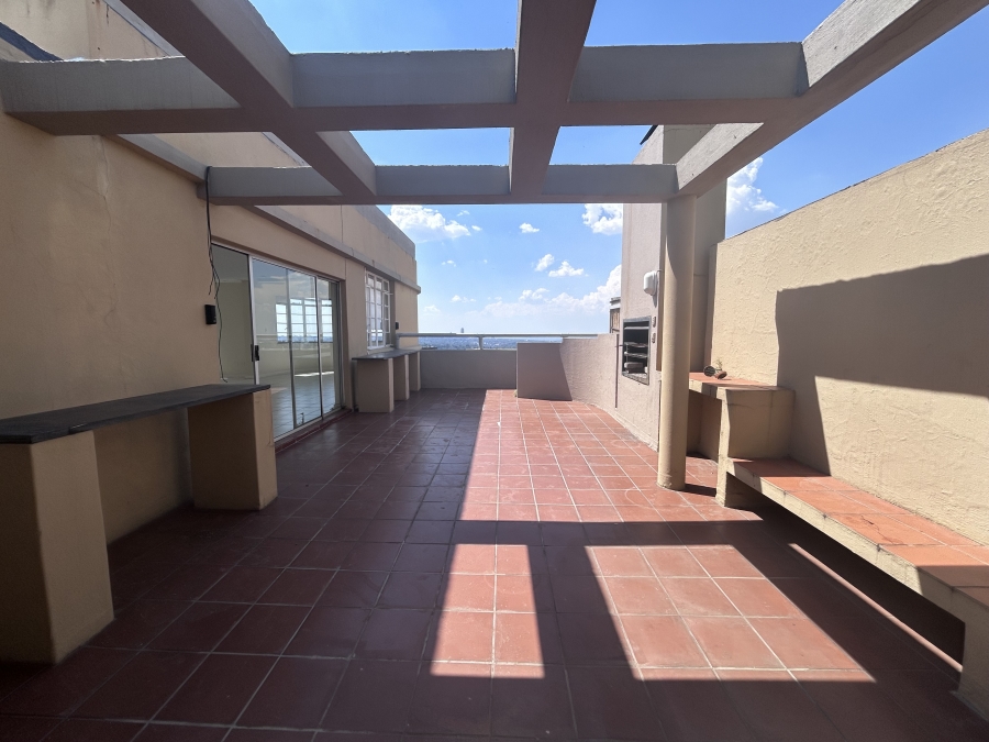 To Let 2 Bedroom Property for Rent in Houghton Estate Gauteng