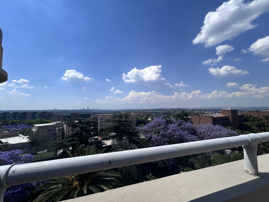 To Let 2 Bedroom Property for Rent in Houghton Estate Gauteng