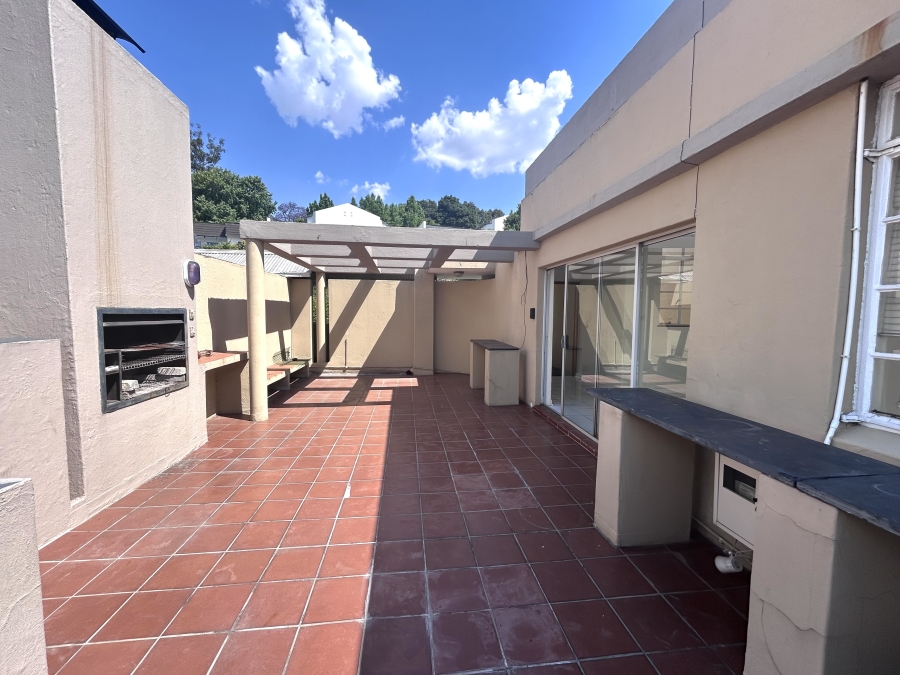 To Let 2 Bedroom Property for Rent in Houghton Estate Gauteng