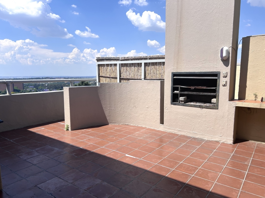To Let 2 Bedroom Property for Rent in Houghton Estate Gauteng