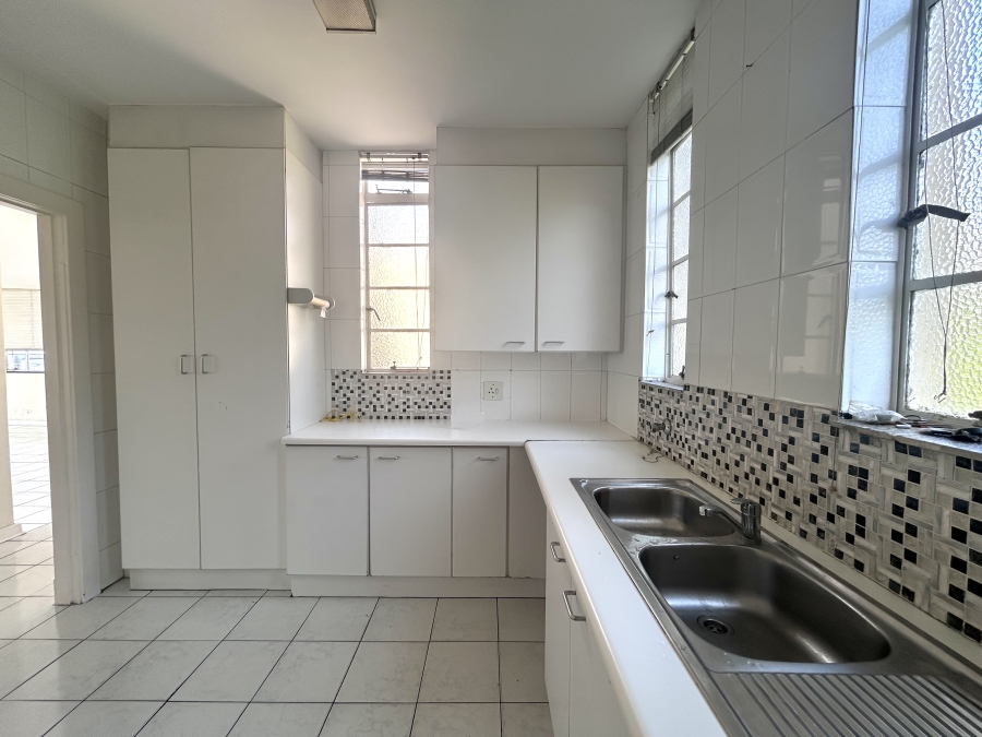To Let 2 Bedroom Property for Rent in Houghton Estate Gauteng