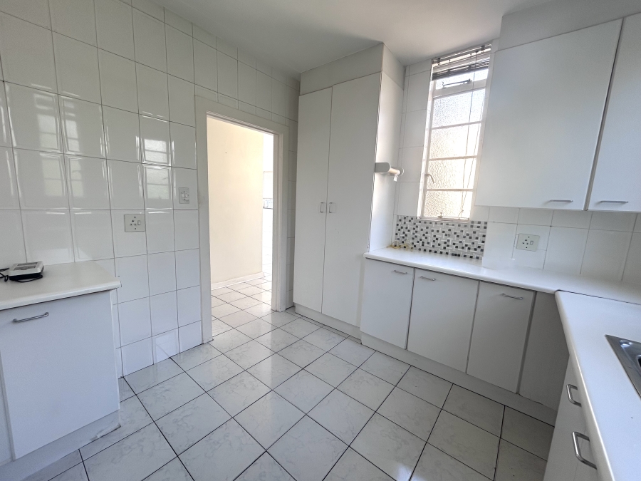 To Let 2 Bedroom Property for Rent in Houghton Estate Gauteng