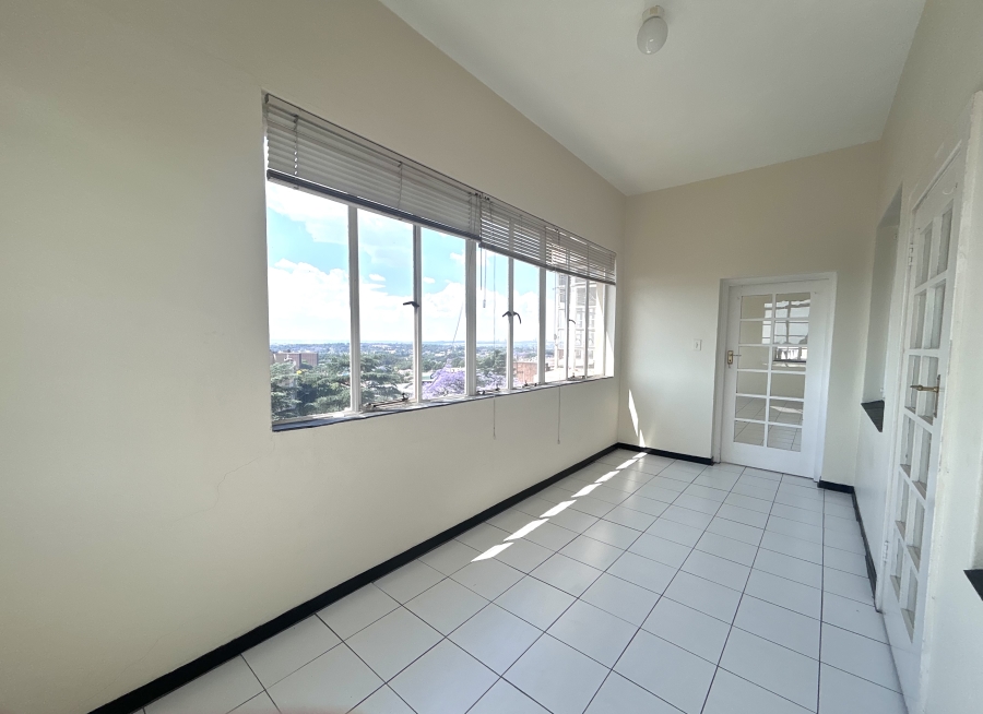 To Let 2 Bedroom Property for Rent in Houghton Estate Gauteng