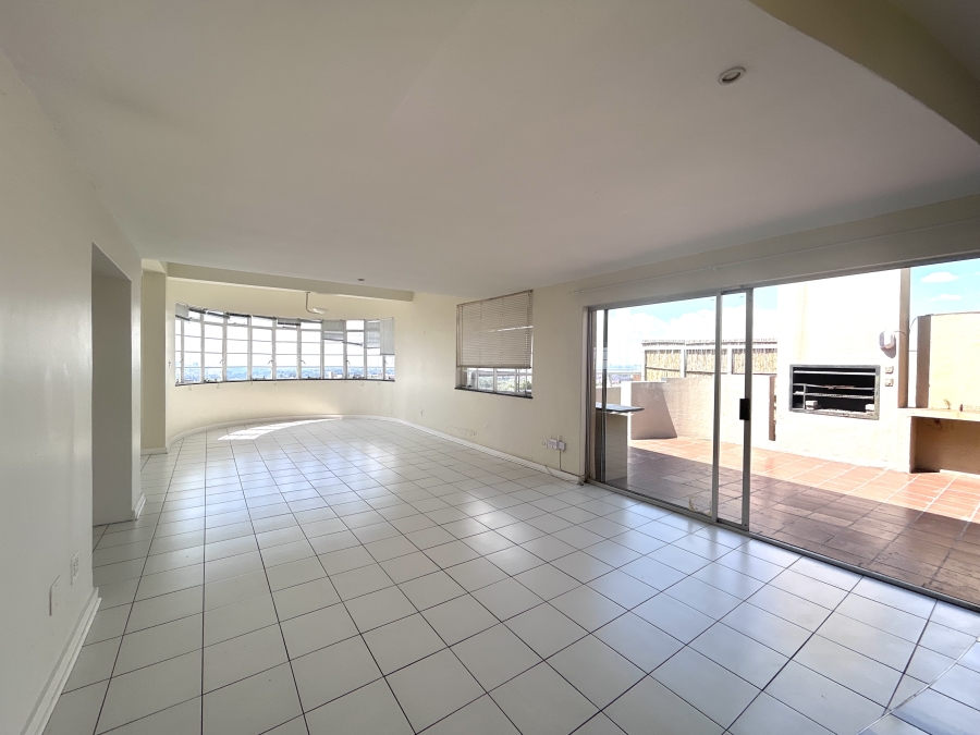 To Let 2 Bedroom Property for Rent in Houghton Estate Gauteng