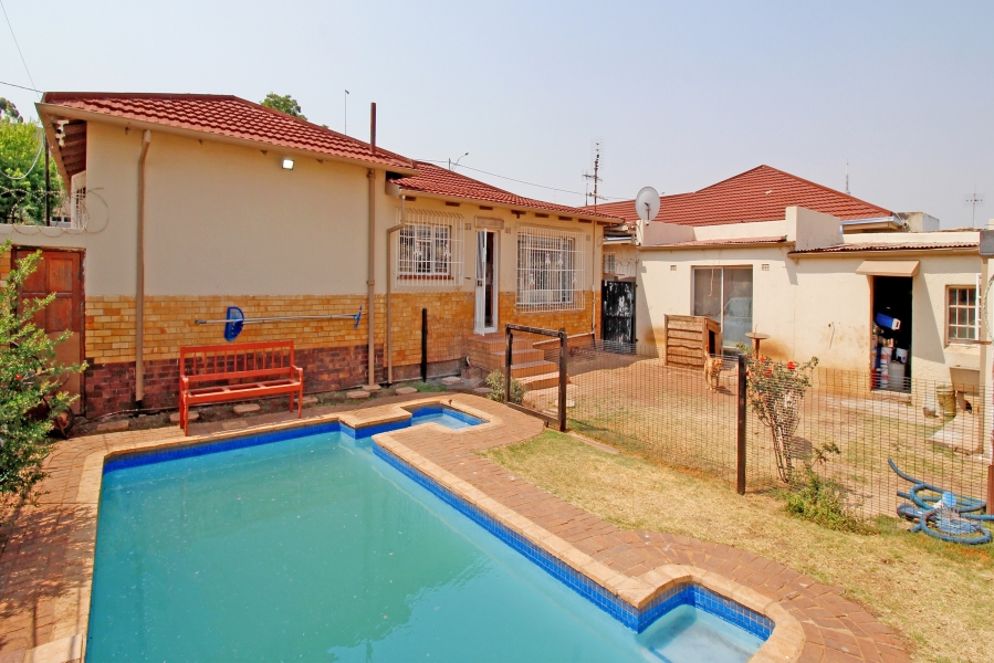 4 Bedroom Property for Sale in Crosby Gauteng