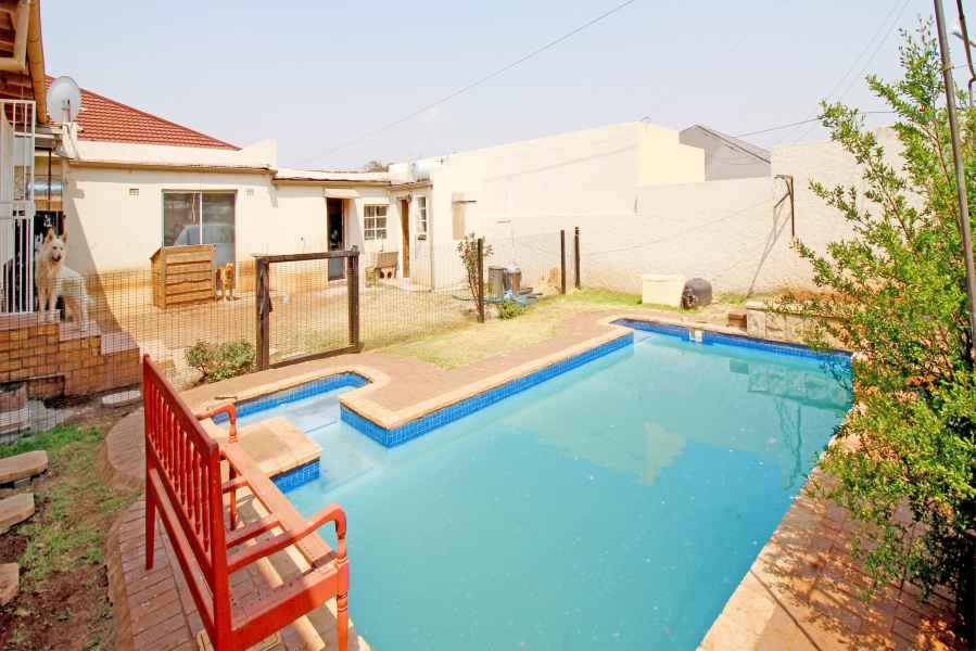 4 Bedroom Property for Sale in Crosby Gauteng