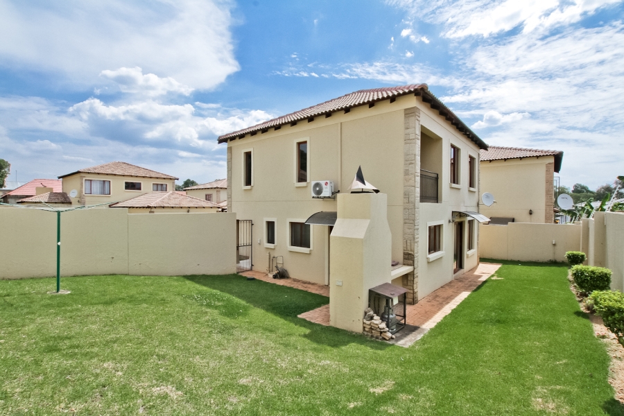 To Let 3 Bedroom Property for Rent in Ferndale Gauteng