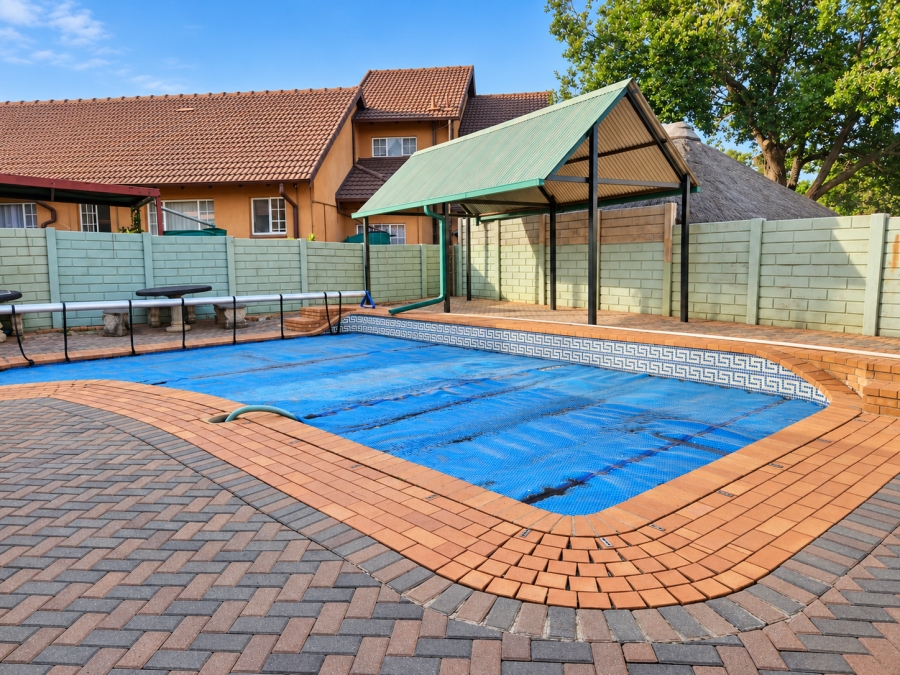 To Let 4 Bedroom Property for Rent in Doringkloof Gauteng