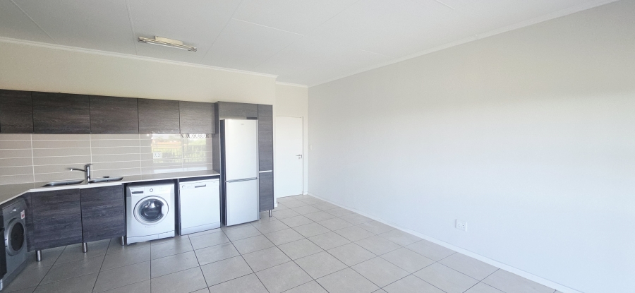 To Let 1 Bedroom Property for Rent in Modderfontein Gauteng