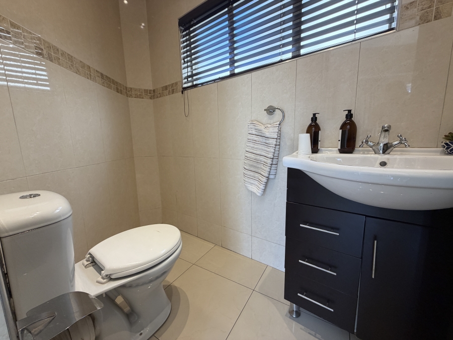 To Let 4 Bedroom Property for Rent in Bedfordview Gauteng
