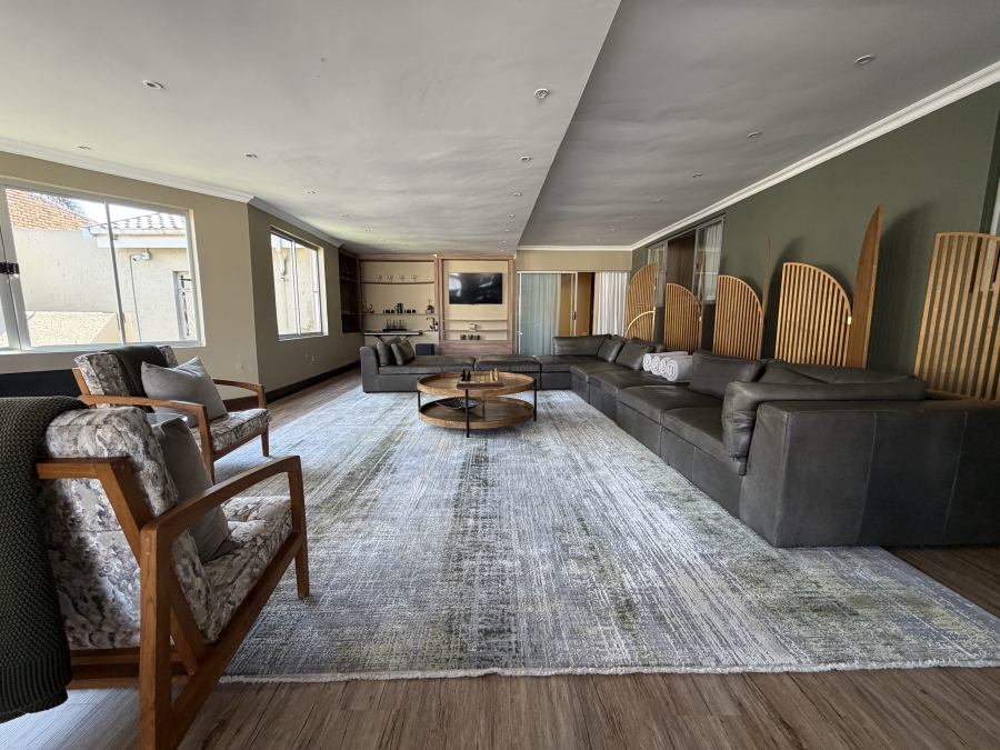 To Let 4 Bedroom Property for Rent in Bedfordview Gauteng
