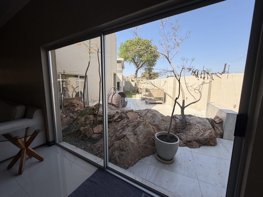 To Let 4 Bedroom Property for Rent in Bedfordview Gauteng