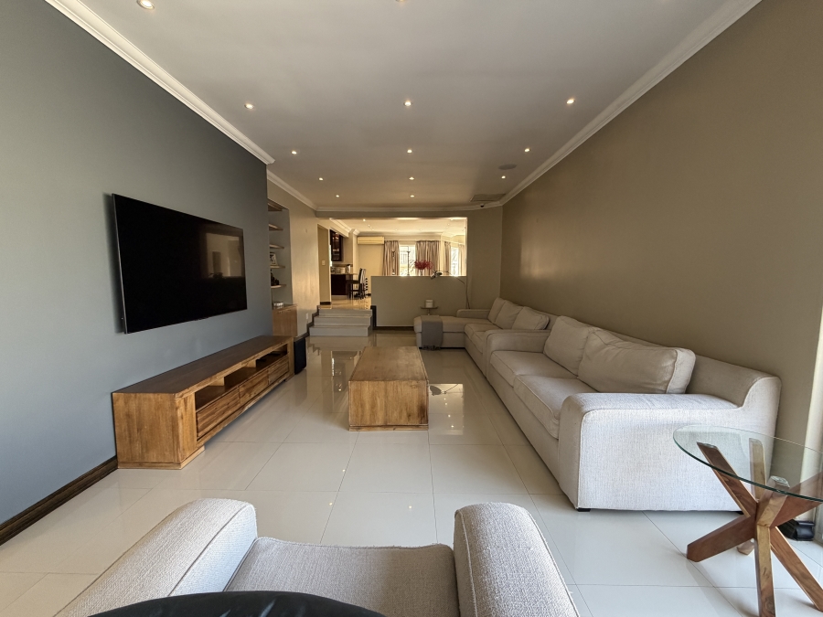To Let 4 Bedroom Property for Rent in Bedfordview Gauteng