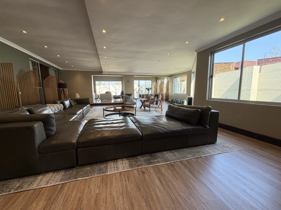 To Let 4 Bedroom Property for Rent in Bedfordview Gauteng