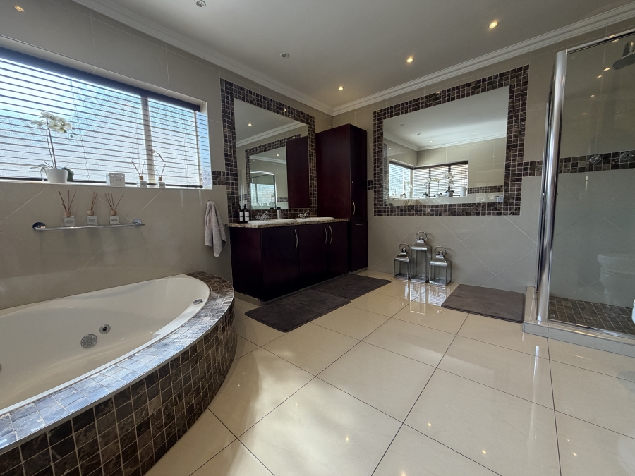 To Let 4 Bedroom Property for Rent in Bedfordview Gauteng