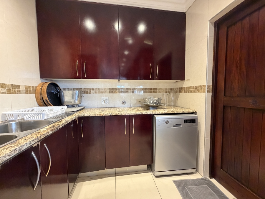 To Let 4 Bedroom Property for Rent in Bedfordview Gauteng