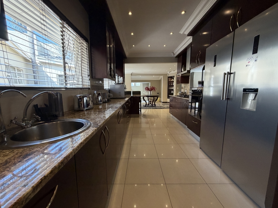 To Let 4 Bedroom Property for Rent in Bedfordview Gauteng