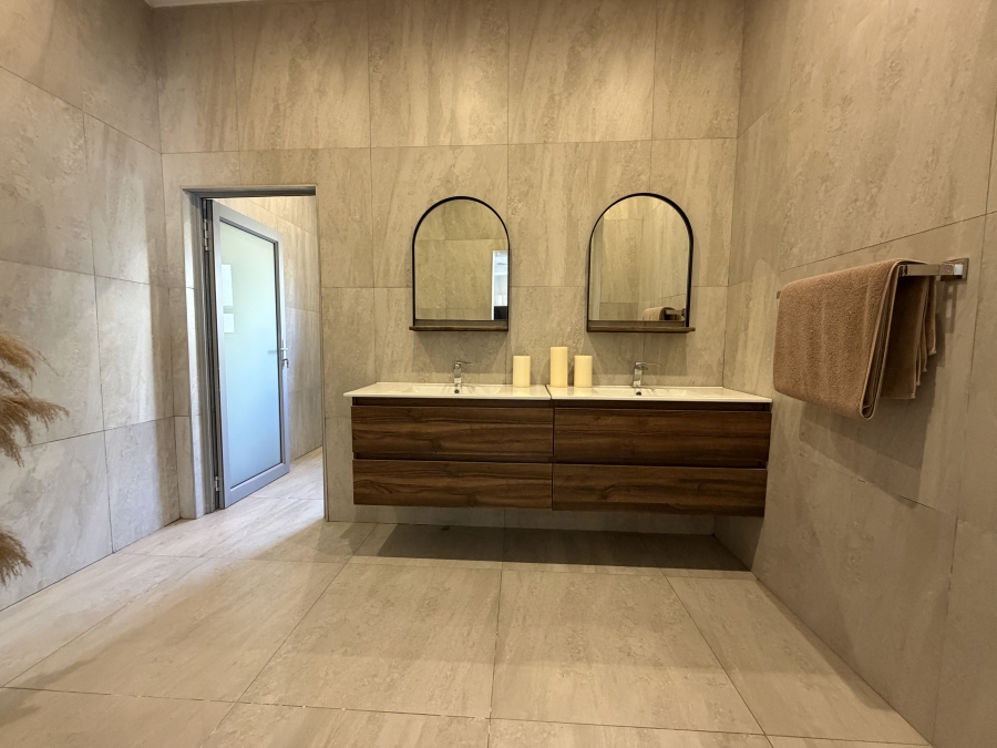 To Let 4 Bedroom Property for Rent in Bedfordview Gauteng