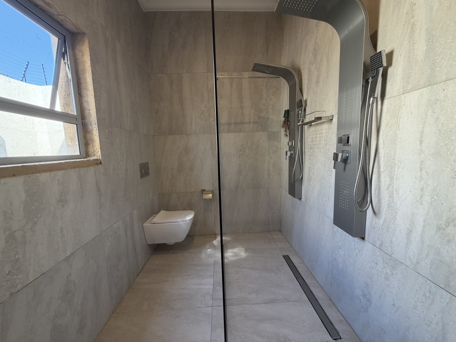 To Let 4 Bedroom Property for Rent in Bedfordview Gauteng