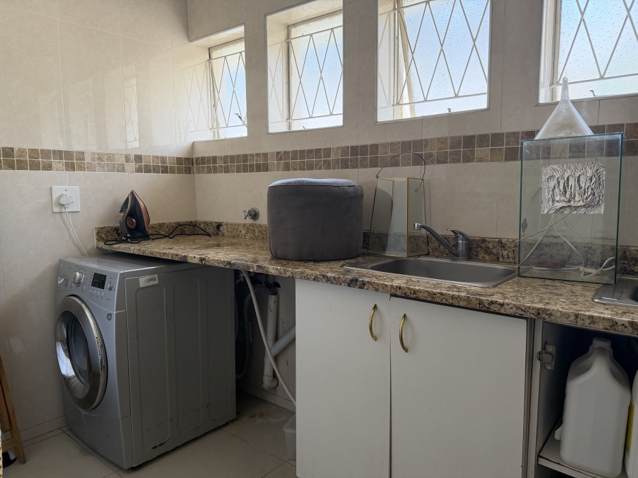 To Let 4 Bedroom Property for Rent in Bedfordview Gauteng