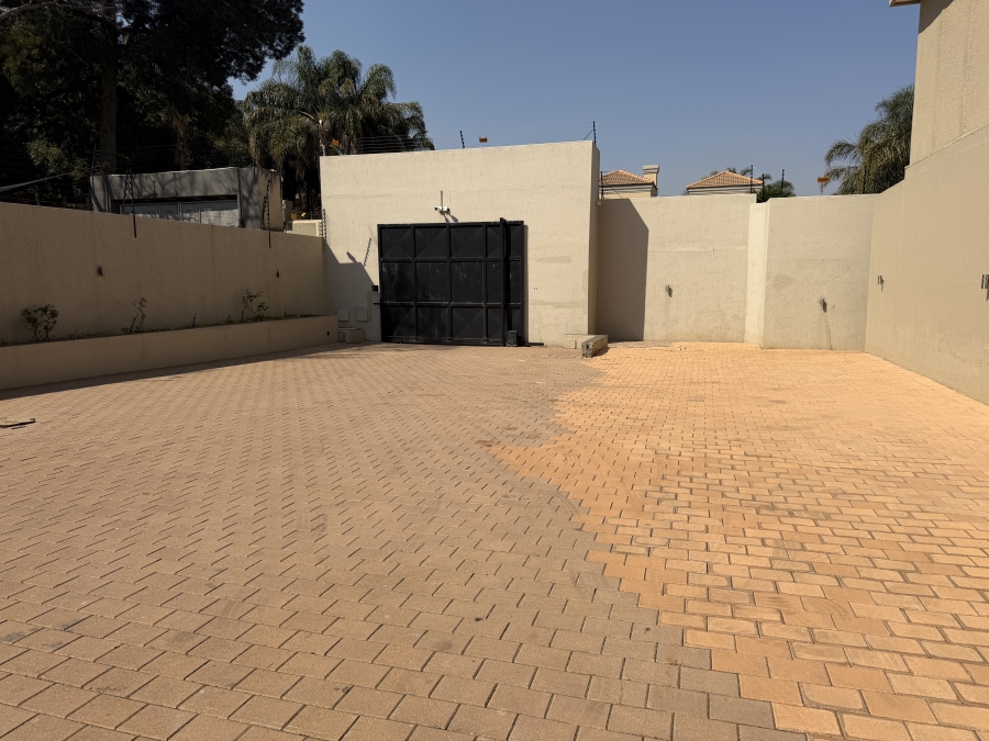 To Let 4 Bedroom Property for Rent in Bedfordview Gauteng