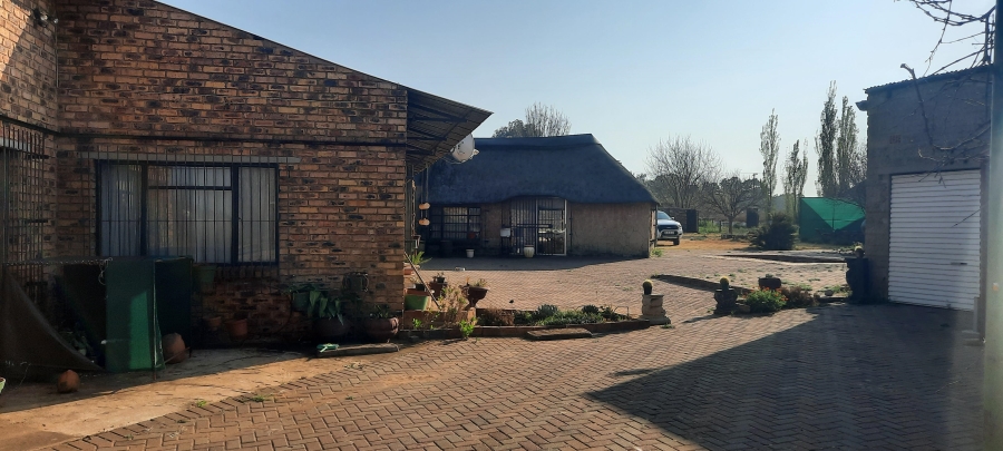4 Bedroom Property for Sale in Mullerstuine Gauteng