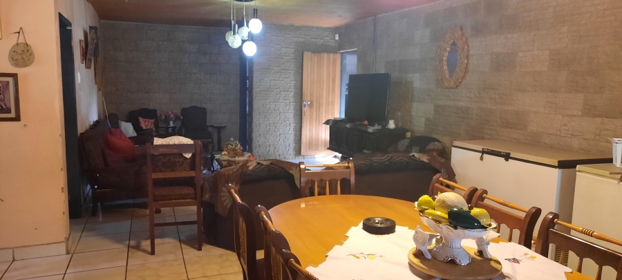 4 Bedroom Property for Sale in Mullerstuine Gauteng