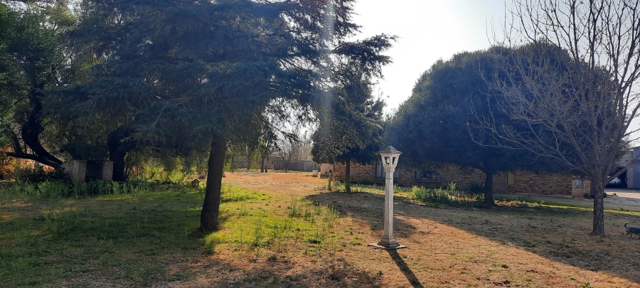 4 Bedroom Property for Sale in Mullerstuine Gauteng