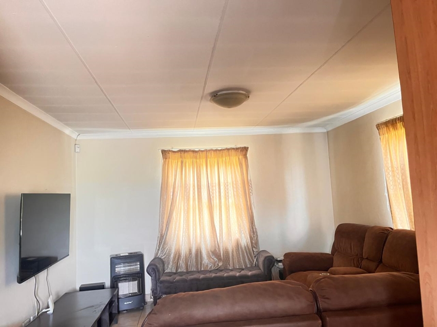 3 Bedroom Property for Sale in Olievenhoutbosch Gauteng
