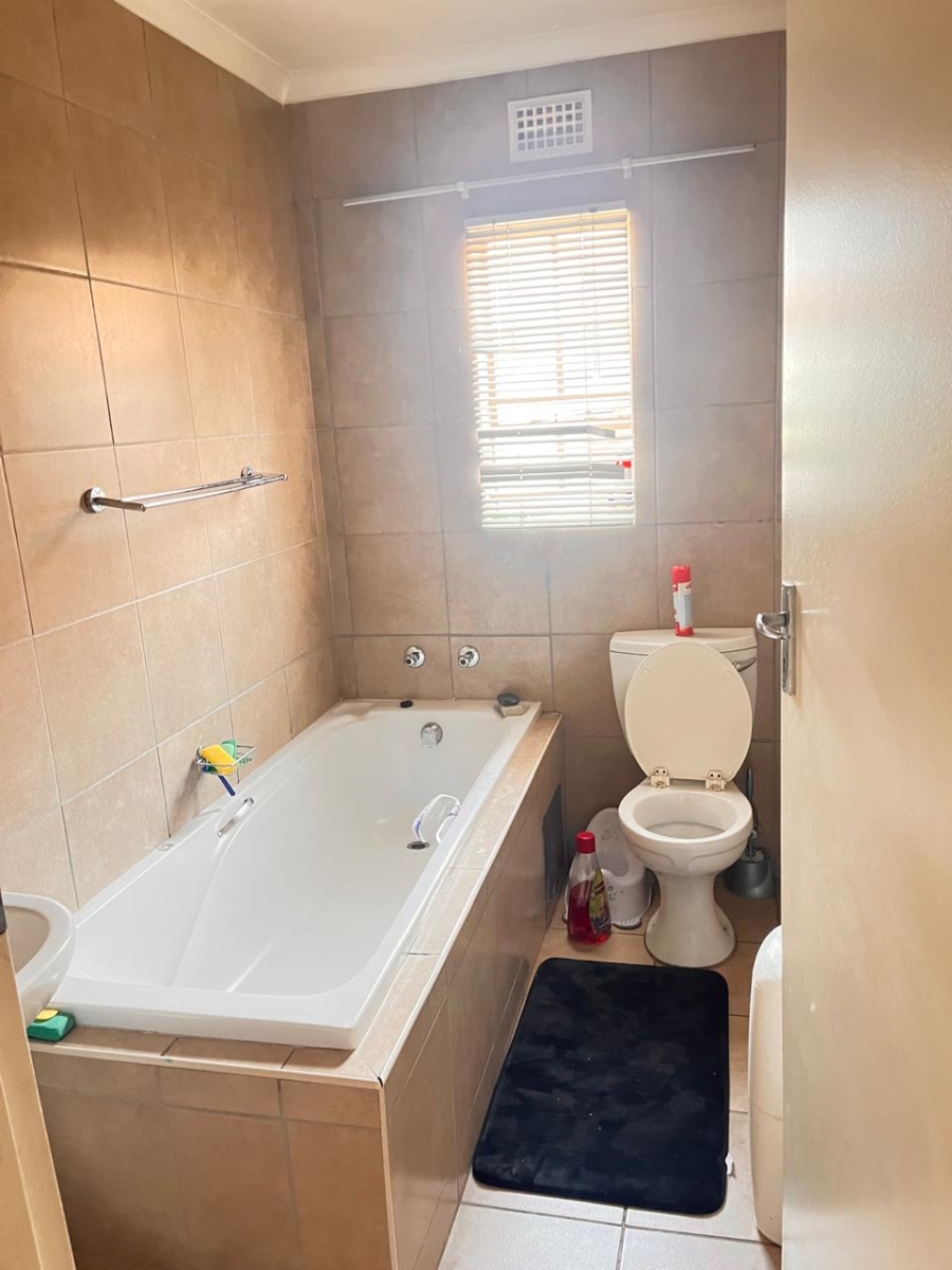 3 Bedroom Property for Sale in Olievenhoutbosch Gauteng