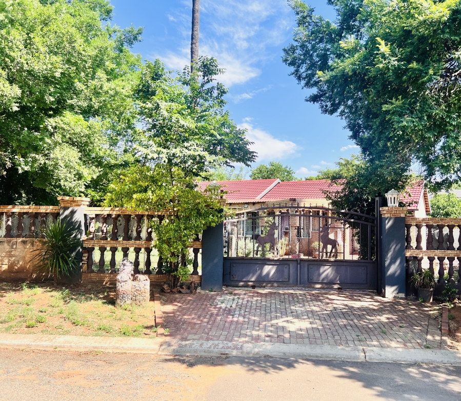 3 Bedroom Property for Sale in Crystal Park Gauteng