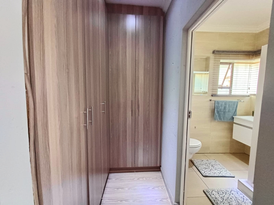 To Let 4 Bedroom Property for Rent in Vanderbijlpark SE Gauteng